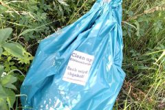 Als die Last zu schwer wurde, deponierten wir kurzfristig die Müllsäcke