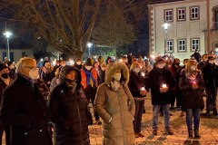 Mahnwache mit Kerzen