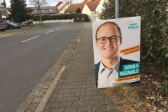 versperrt den Gehweg für Rollatoren, Rollstühle und Kinderwägen