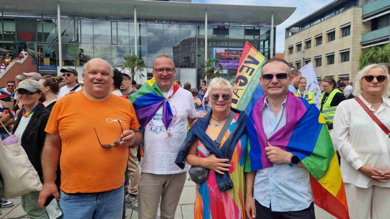 Vielfalt braucht Sichtbarkeit – Kleinostheimer GRÜNE beim Rekord-CSD in Aschaffenburg